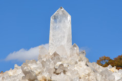 天然水晶の総重量は600kg
