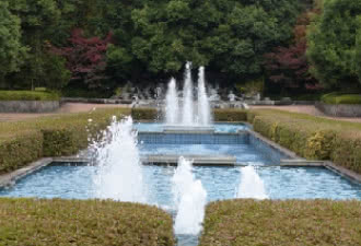 万力公園 噴水広場「笛吹の泉」